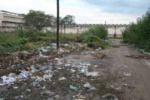 Sitio baldío en Delfín Gallo y Catamarca, detrás de la Cárcel y del Hospital Avellaneda