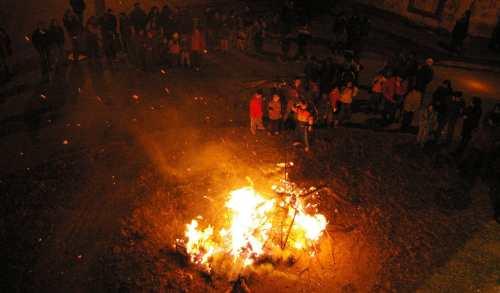 El muñeco arde en La Sodería en la Noche de San Juan