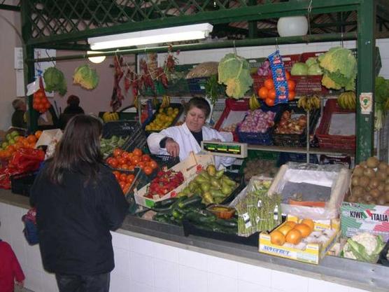 Verduras y frutas son prohibitibas para la familia tucumana