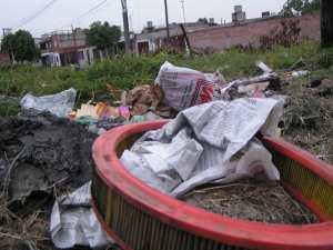 La basura comenzó a cubrir algunas veredas