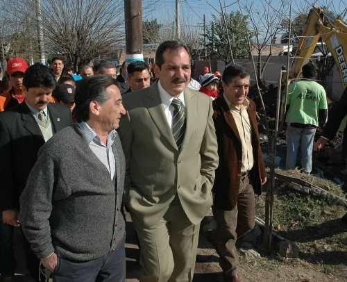 Alperovich en su recorrida diaria por obras