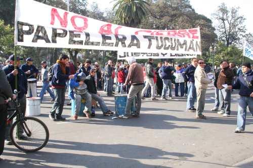 La ruidosa movilización copó plaza Independencia