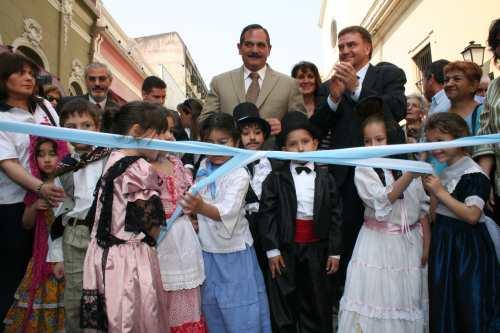 Alperovich y Amaya en la inauguración 