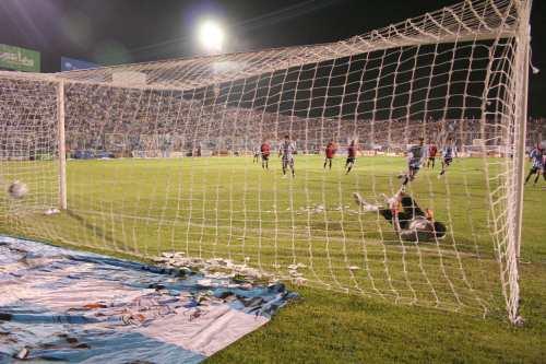 Leva de penal marcó la única diferencia       