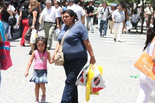 La gente consume en gran medida.