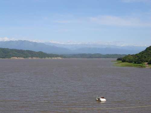 El espejo de agua atrae a miles de visitantes      