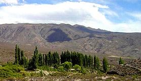 El paisaje de Amaicha del Valle a pleno sol     