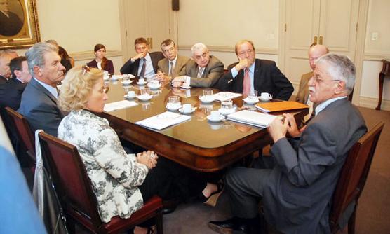 Tedesco con representantes del empresariado    