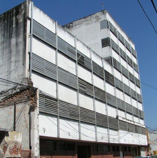 Fachada del ex sanatorio Ados.