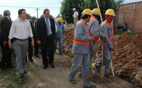 Alperovich también desminión demolición del Plaza      