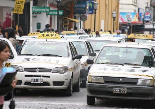 Los taxis incrementarán las tarifas.