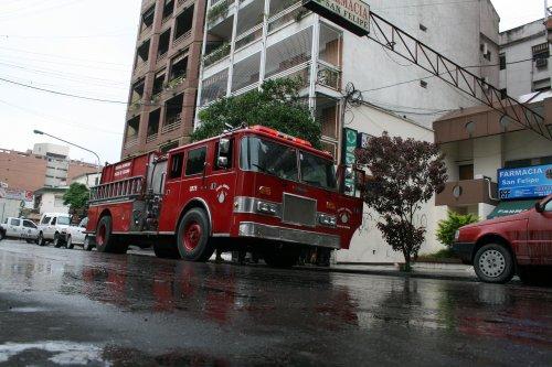 Incendio en edificio ubicado en Laprida al 514