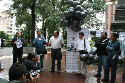 Homenajes a Cabezas en plaza Independencia