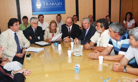 Tomada, Tedesco, Nenna, en la firma del acta      