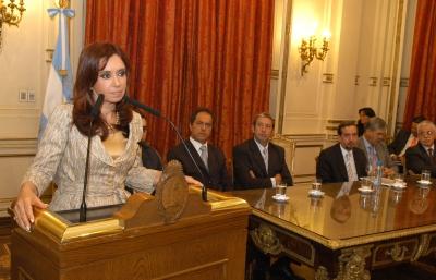 La Presidenta con funcionarios y rectores de universidades n