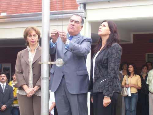 Cerisola acompañado por Beatríz y Silvia Rojkés   