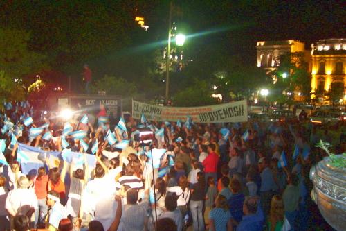 Productores protestaron frente a casa de gobierno