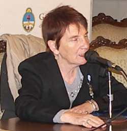 Olga de Hammar en su disertación      