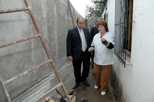 Manzur inspeccionó obras   