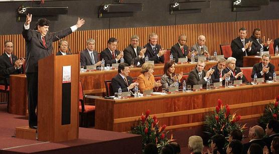 Alan García les dió la bienvenida a la Cumbre 