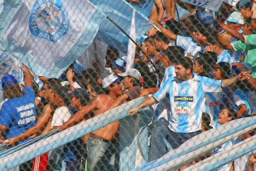 La hinchada decana