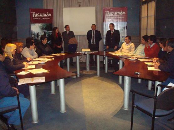 Los cursos se llevan a cabo durante la mañana en el salón El