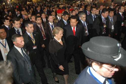 Chavez y Bachelet ingresan a Casa de Gobierno   