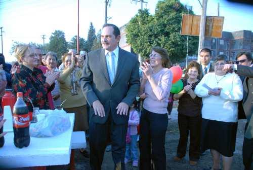 Alperovich inauguró plaza de B. Aget        