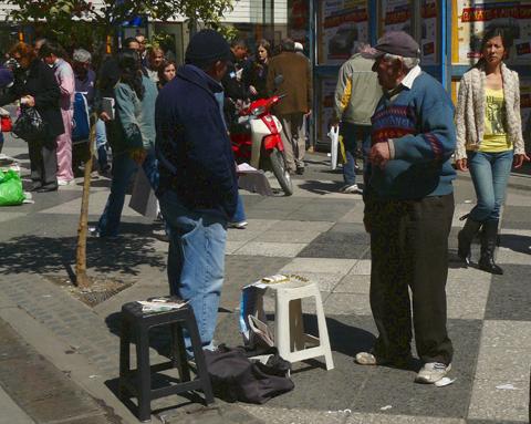 Venta de cospeles en el centro tucumano