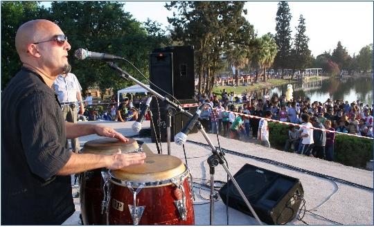 Rock en el Lago San Miguel