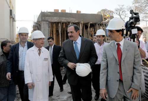 Alperovich recorrió la remodelación del Padilla      