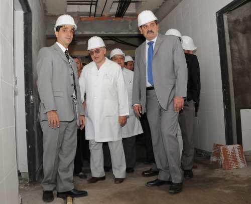 Alperovich recorrió las obras en el Centro de Salud     