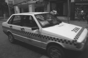 Un taxi de Yerba Buena en la capital tucumana