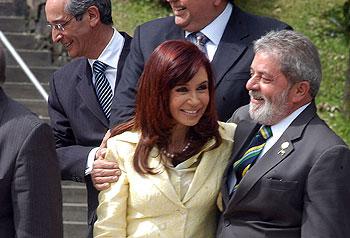 Cristina junto a Lula en la Cumbre Iberoamericana