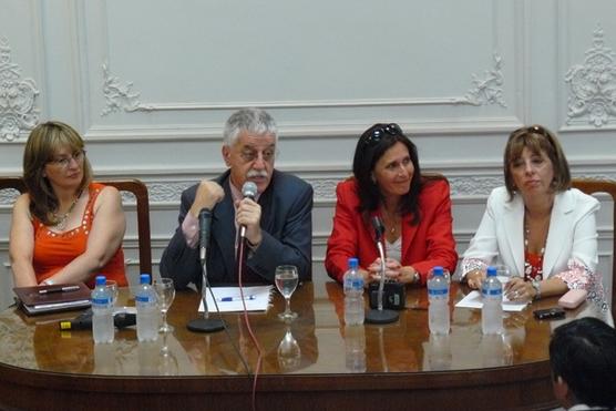 Tedesco junto a la Ministra de Educación Silvia Rojkés