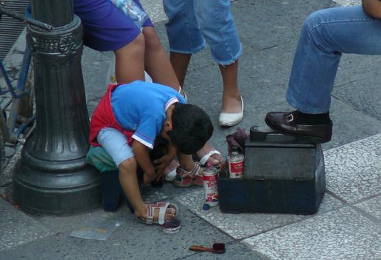 mientras que otros trabajan