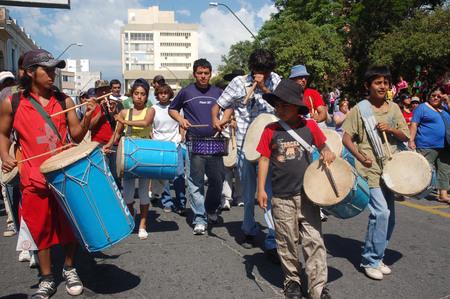 Promesantes ingresan a la Plaza     