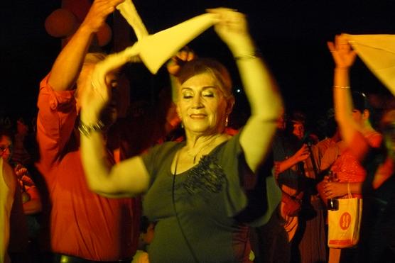 Bailando a puro folclore en el cierre del año