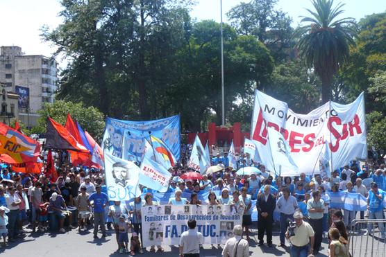 Cerca de 400 personas reinvindicaron la lucha del 2001