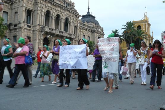 Madres marchando