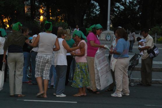 Guardando los carteles y desconcentración