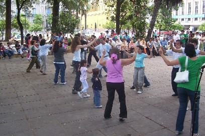 Plaza Independencia a pura danza