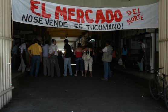 Mensaje claro en puerta del Mercado