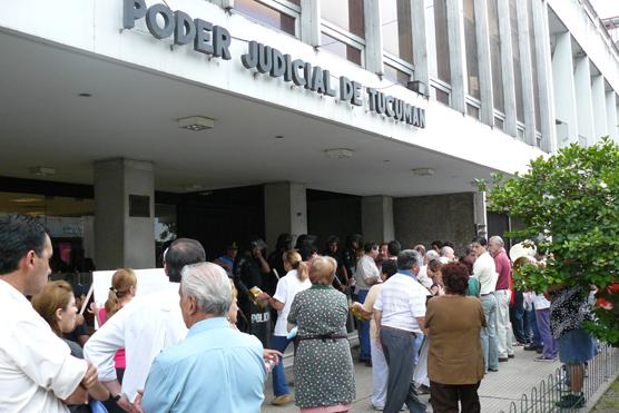 Los puesteron trasladaron su protesta al Poder Judicial