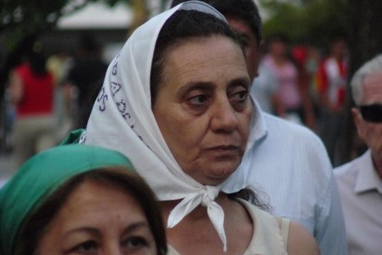 Madre de Plaza de Mayo apoyando a las Madres de la Esperanza