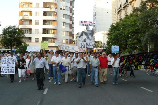 Vecinos autoconvocados participaron de una segunda marcha 