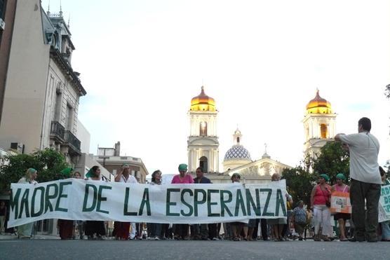 Cuarto lunes de marcha de las "Madres de la Esperanza".