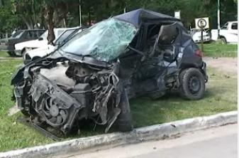 Así quedó el auto de Robles luego del choque