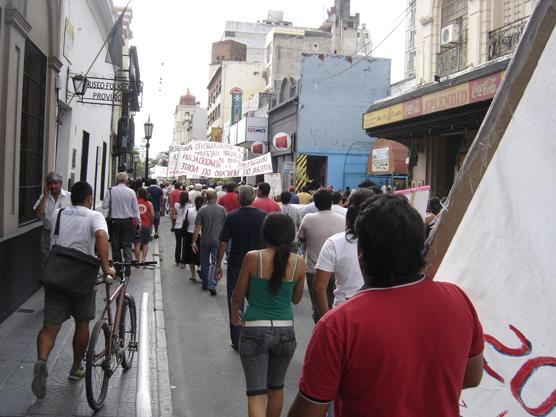 Los puesteros marcharon por el microcentro tucumano