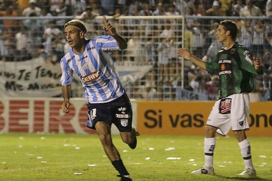 Lujambio puso el 2-1 clave en la victoria decana.